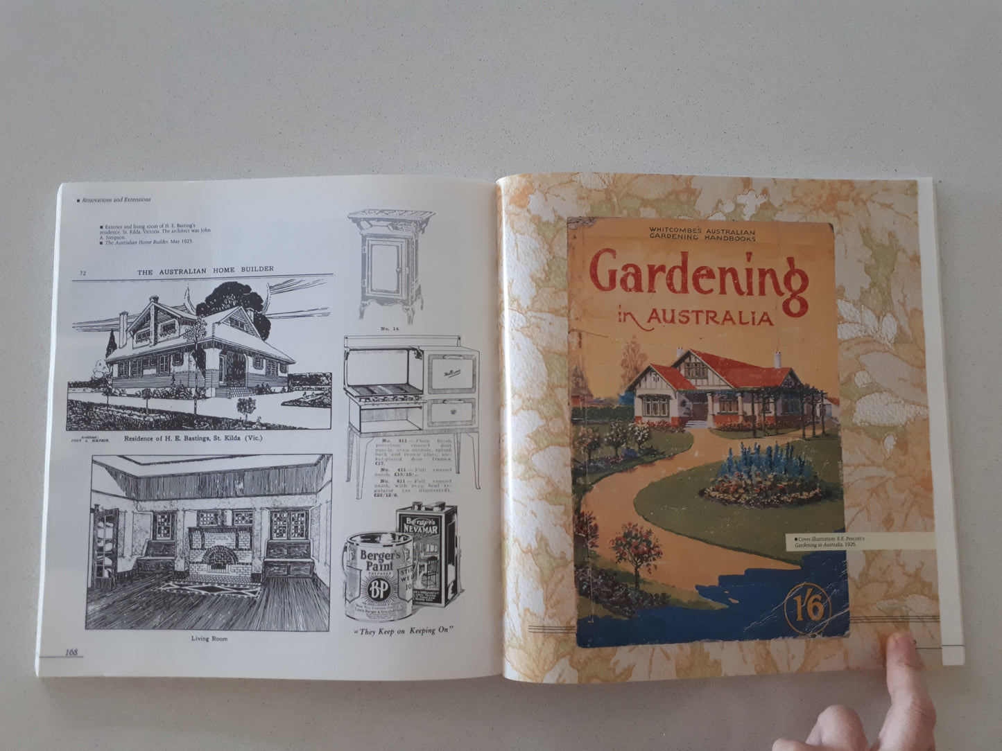 Australian Houses of the Twenties & Thirties by Peter Cuffley