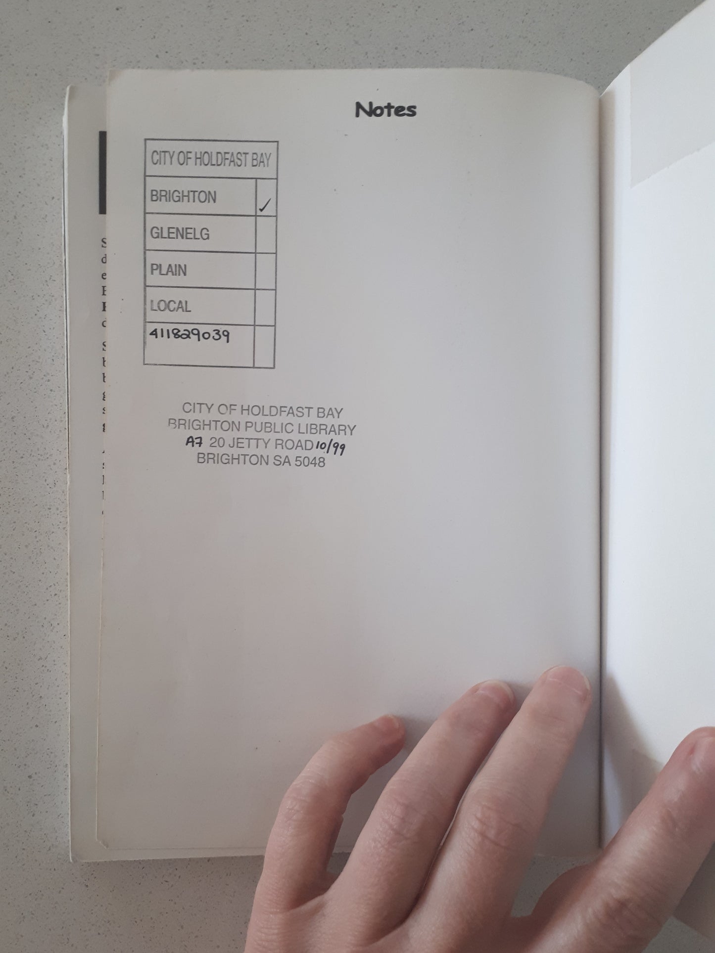 Strolling South Australia by Derek Whitelock and Terry Lavender