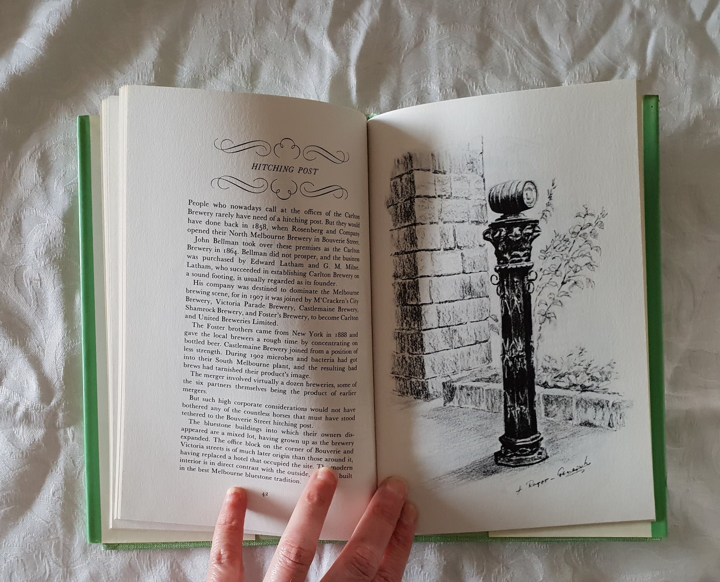 Melbourne Sketchbook by Arno Roger-Genersh and Brian Carroll