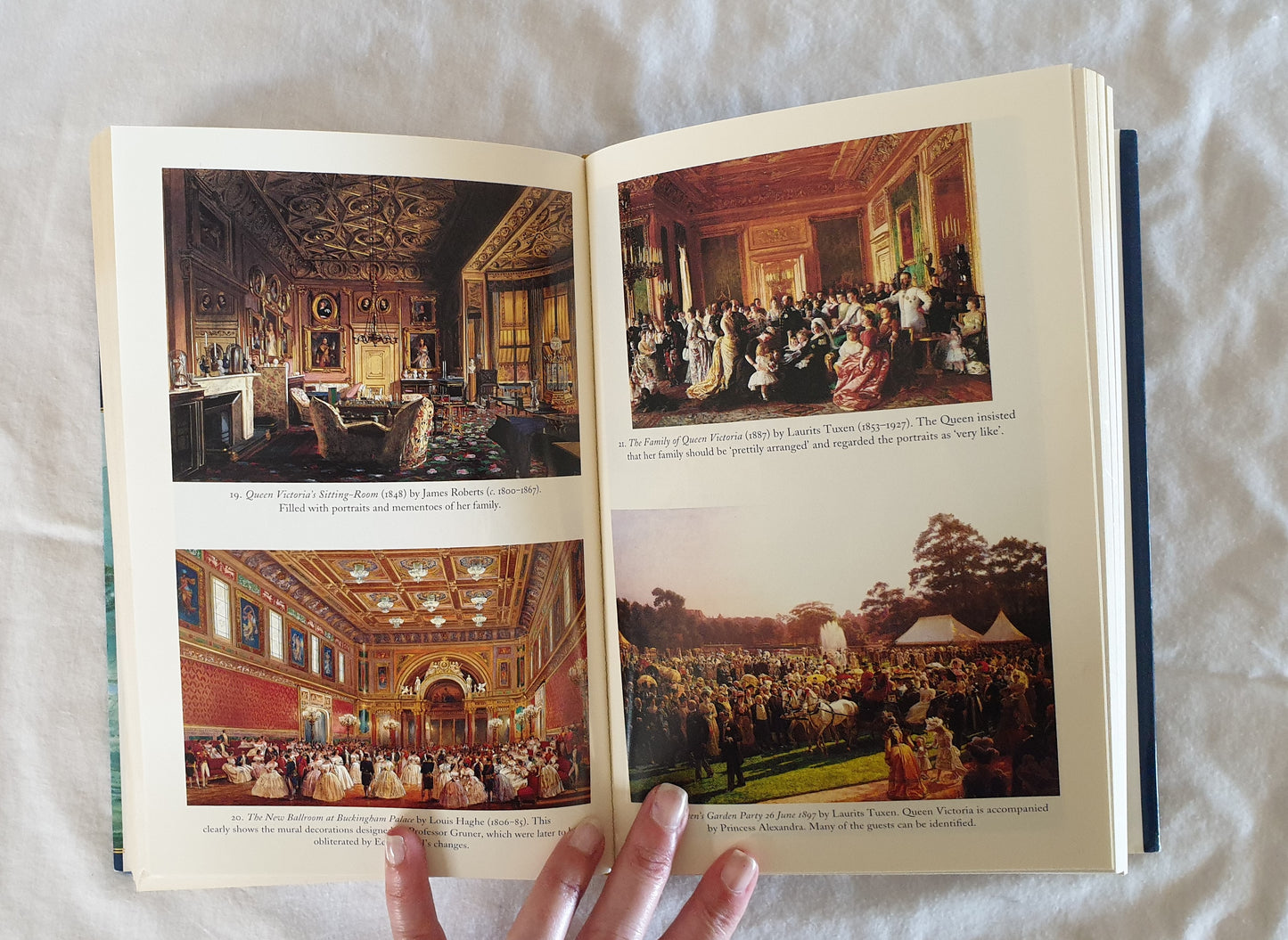 The Queen's House by Edna Healey