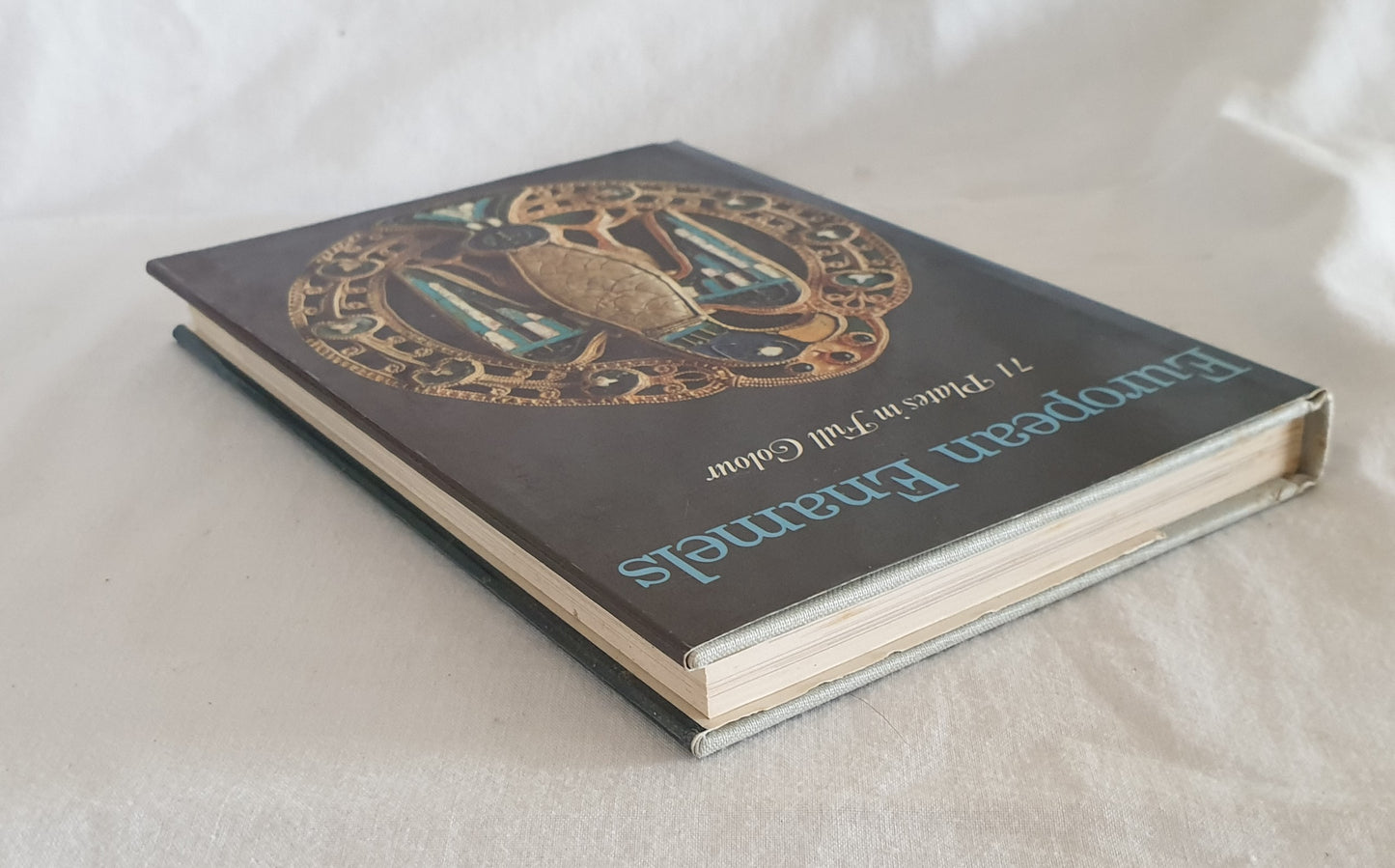 European Enamels by Isa Belli Barsali