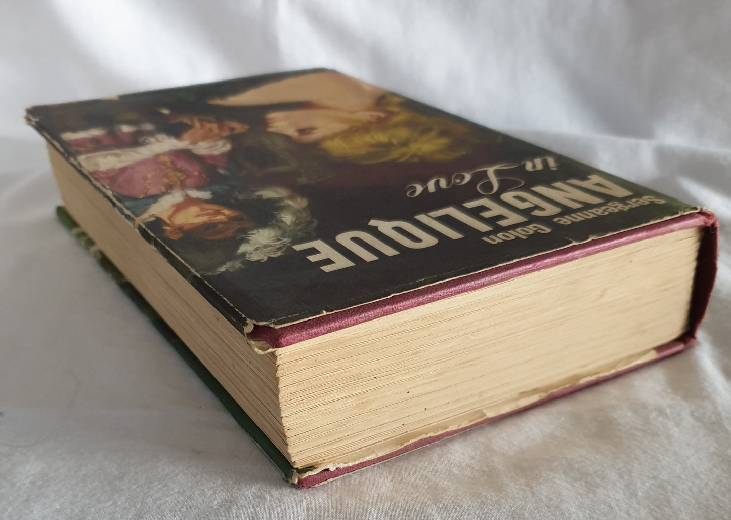 Angelique in Love by Sergeanne Golon