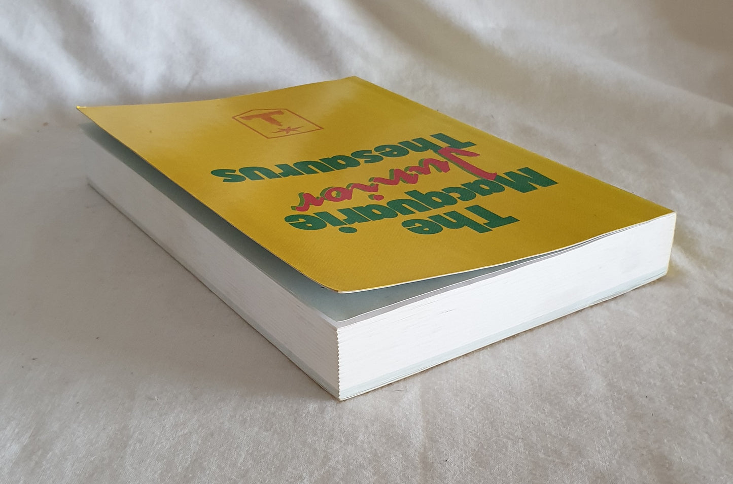 The Macquarie Junior Thesaurus by Linsay Knight