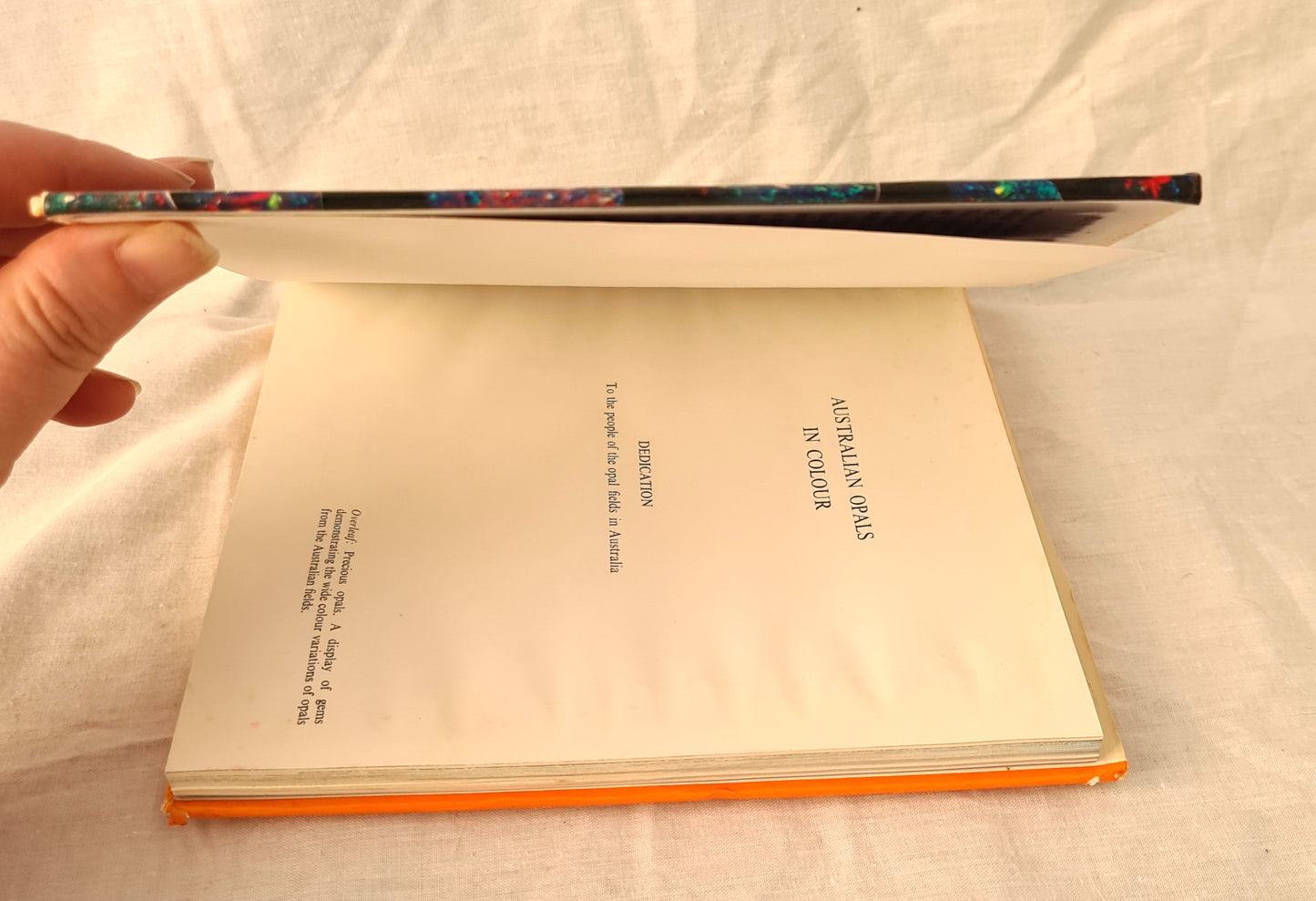 Australian Opals in Colour by Nance and Ron Perry