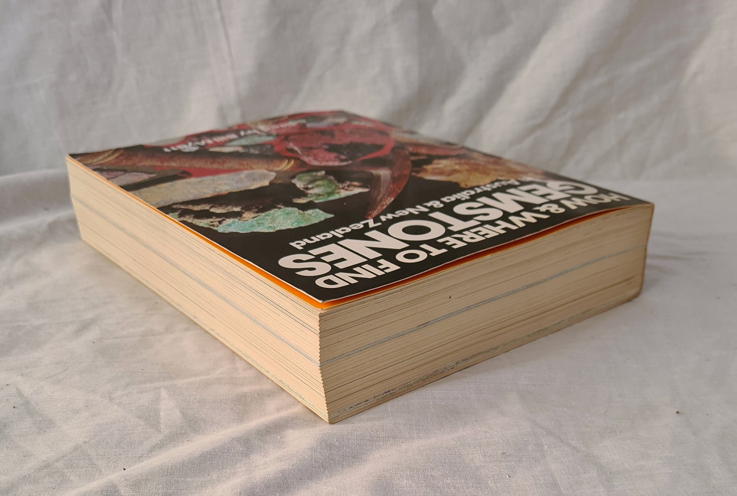 How & When to Find Gemstones in Australia & New Zealand by Bill Myatt