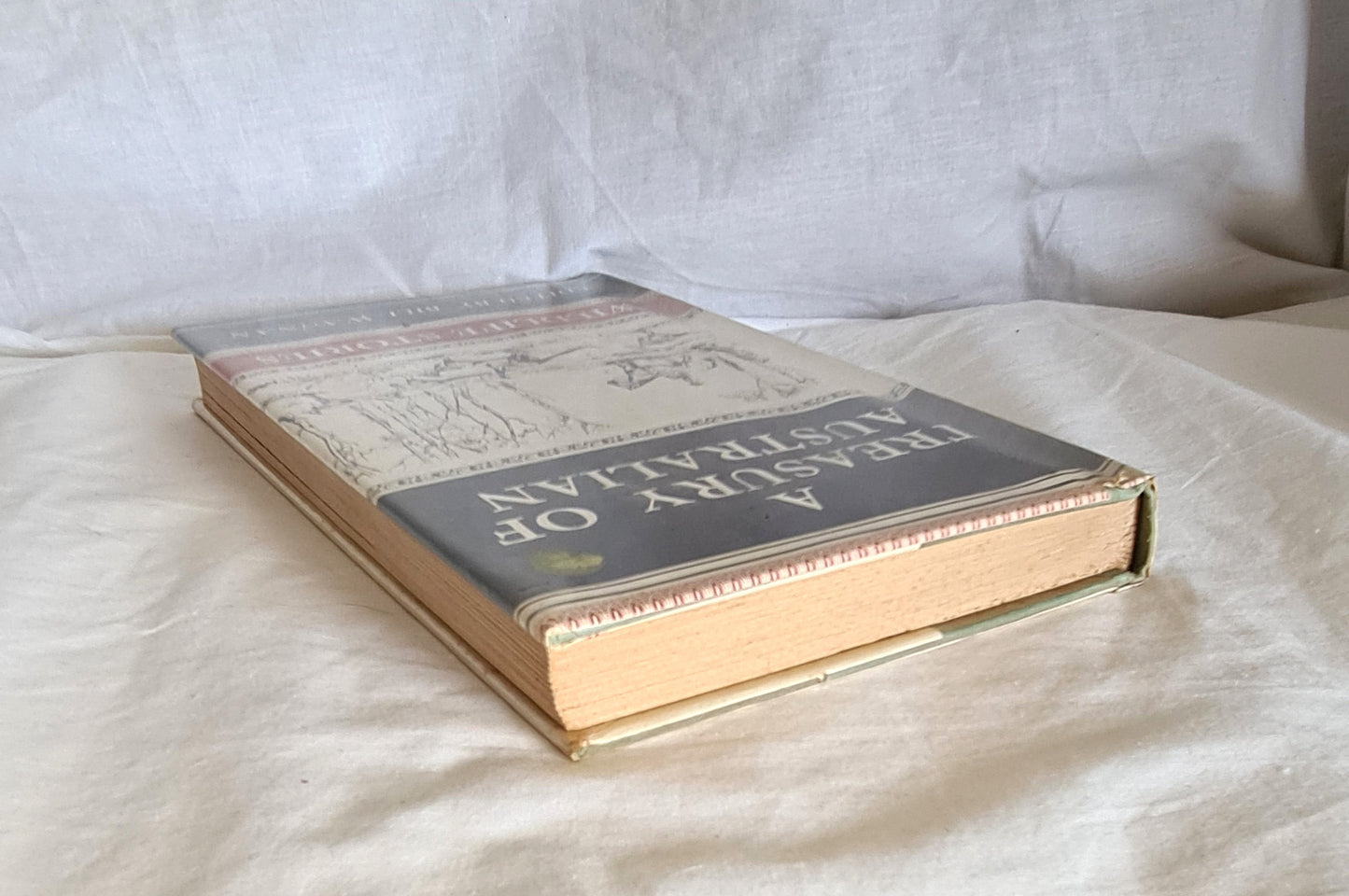 A Treasury of Australian Wildlife Stories by Bill Wannan