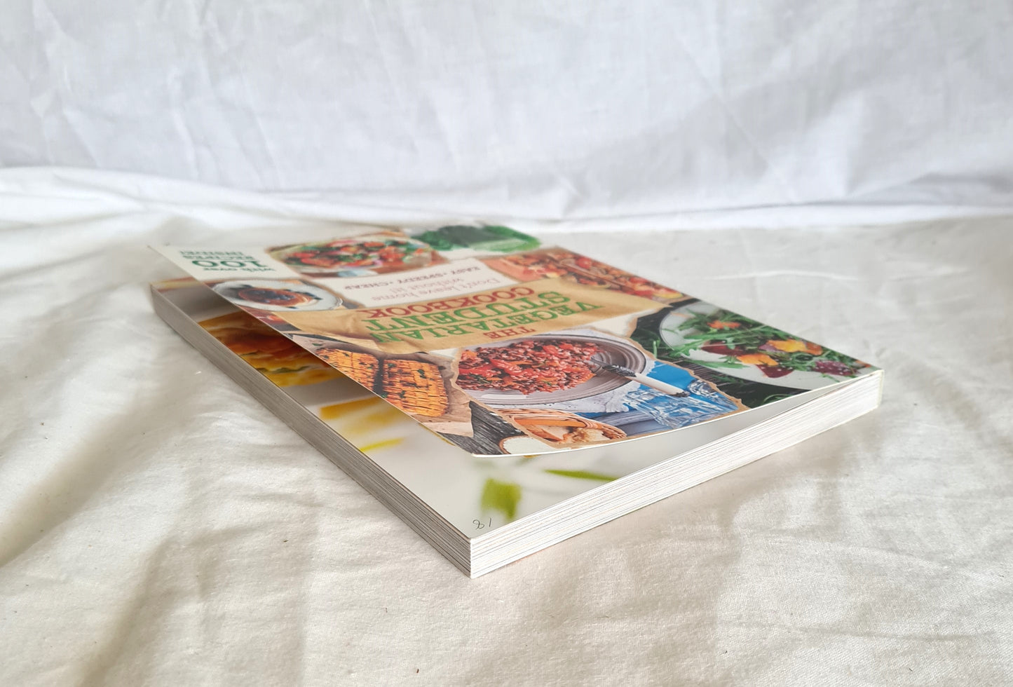 The Vegetarian Student Cookbook by Phoebe Morgan