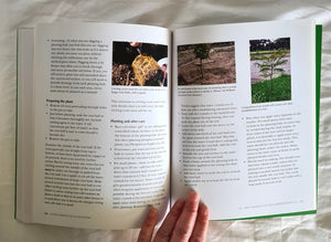 Good Gardens with Less Water by Kevin Handreck