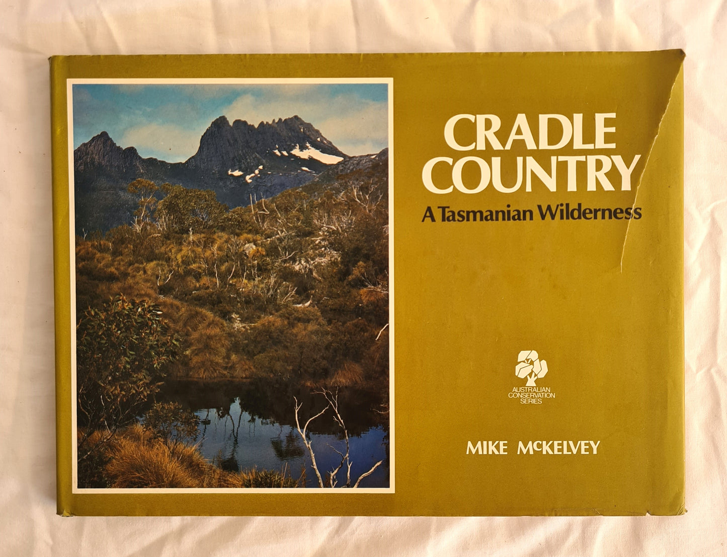 Cradle Country  A Tasmanian Wilderness  by Mike McKelvey