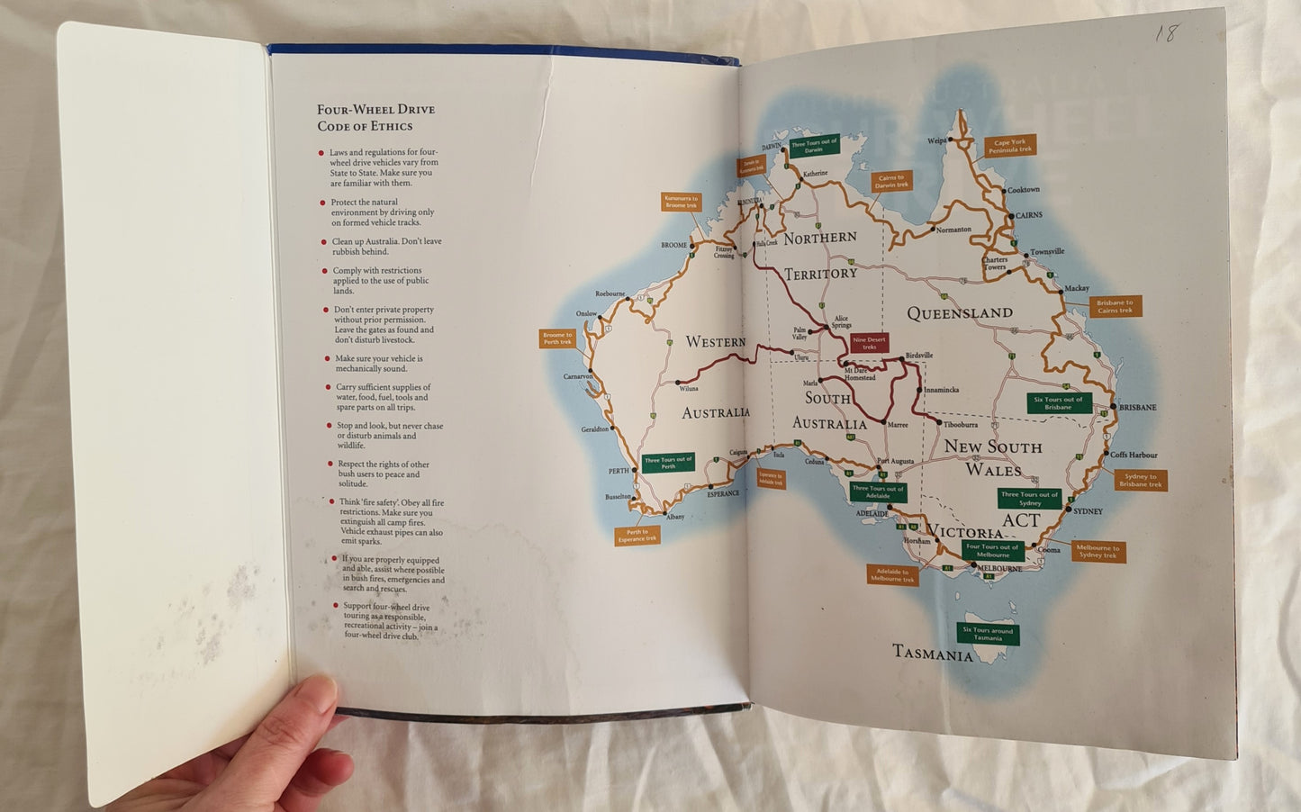 Explore Australia by Four-Wheel Drive by Penguin Cartographic