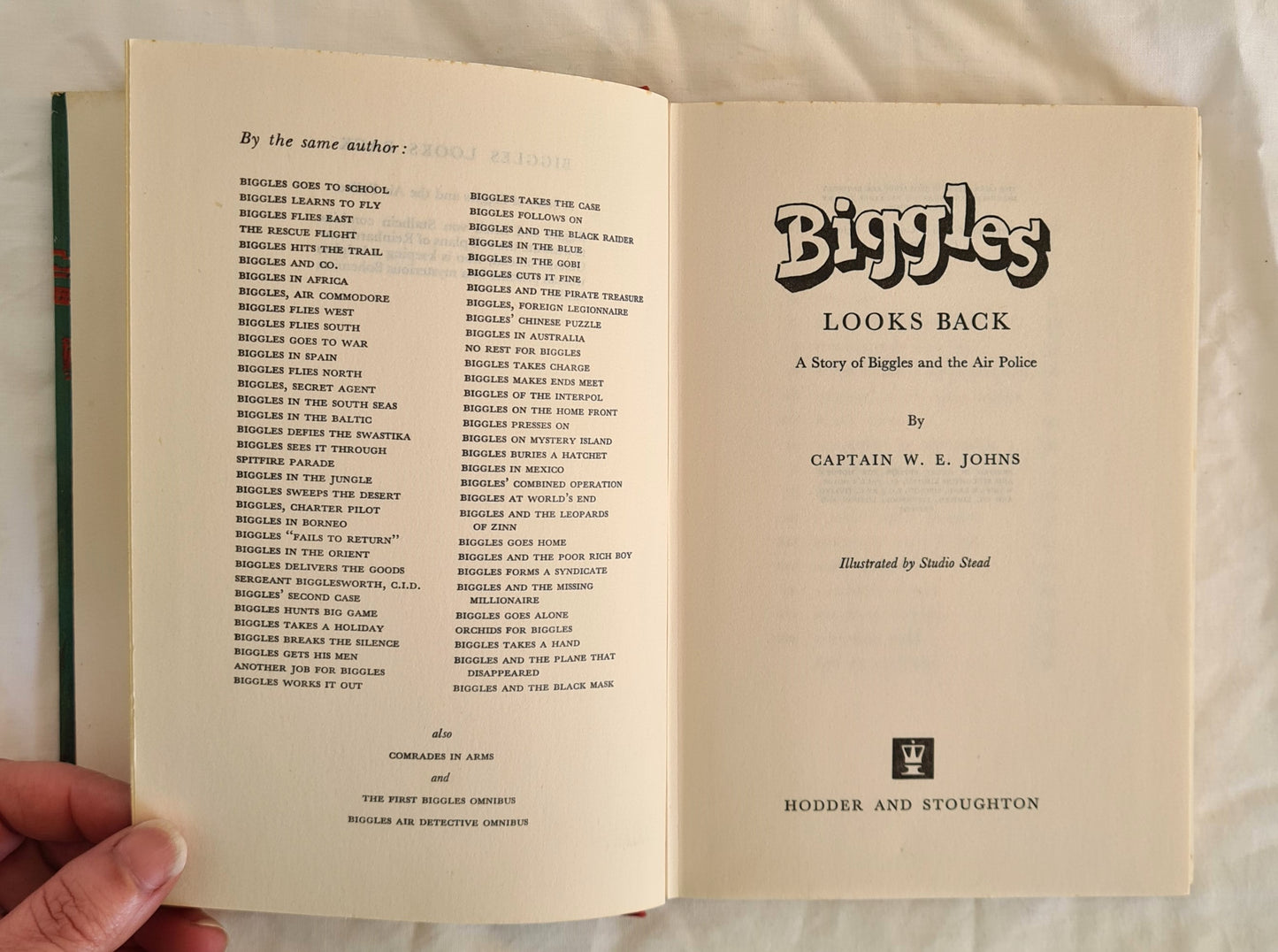Biggles Looks Back by Captain W. E. Johns