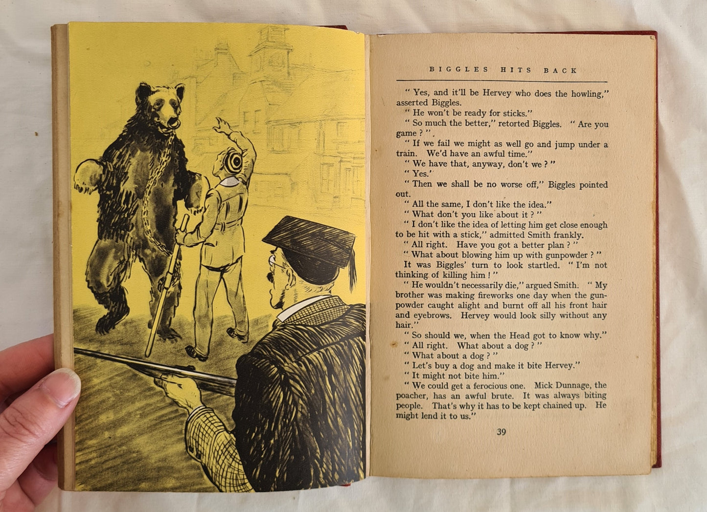 Biggles Goes to School by Capt. W. E. Johns