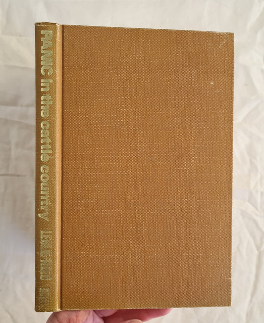 Panic in the Cattle Country by Leslie Rees