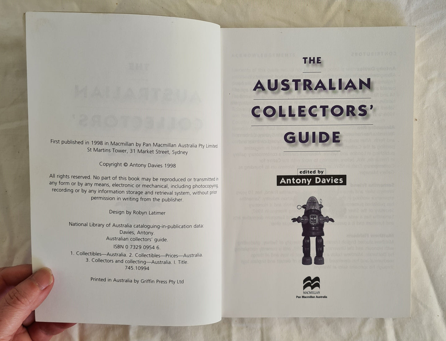 The Australian Collectors’ Guide by Antony Davies