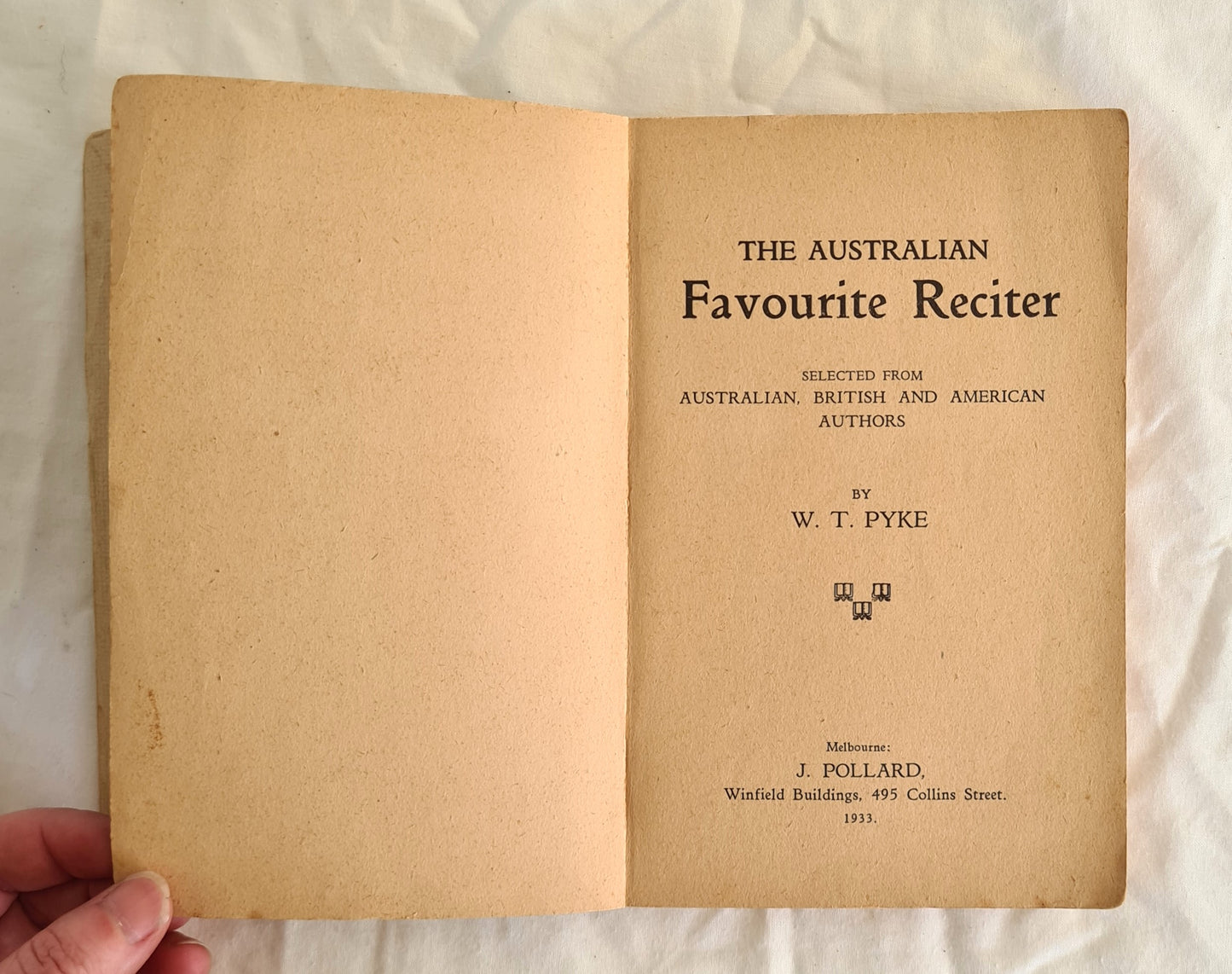 The Australian Favourite Reciter by W. T. Pyke