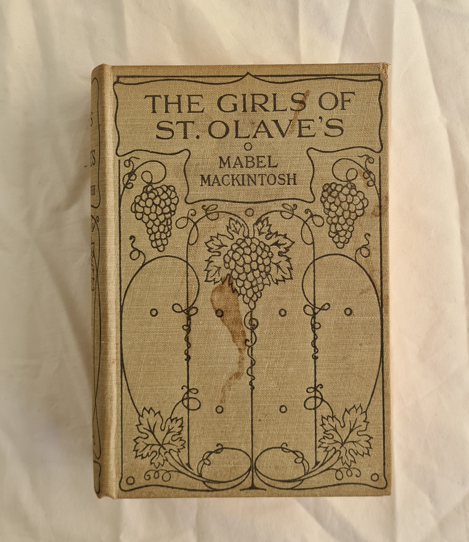 The Girls of St. Olave’s by Mable Macintosh