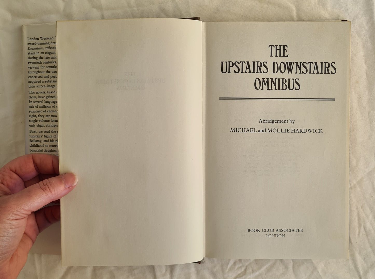 The Upstairs Downstairs Omnibus by Michael and Mollie Hardwick