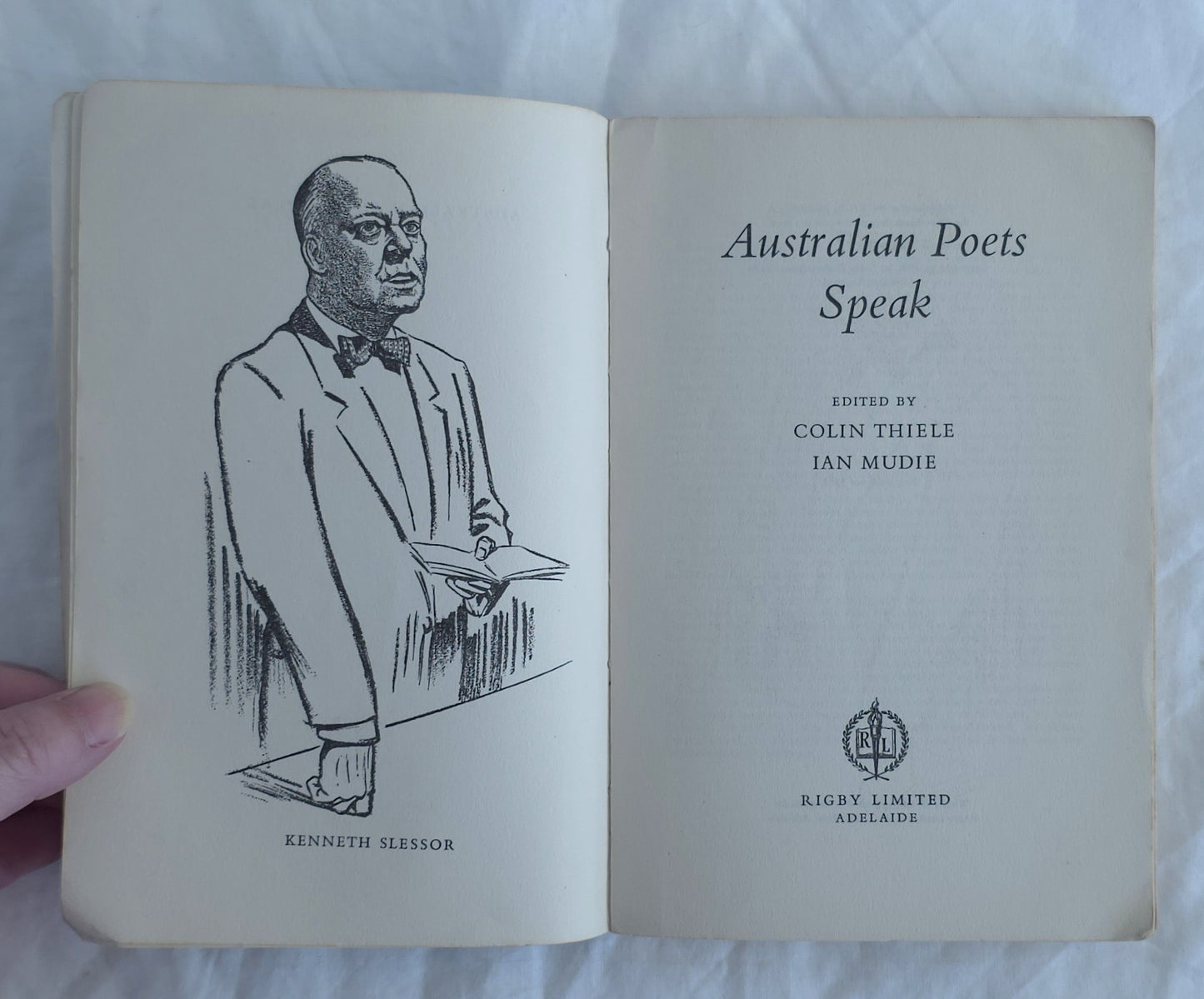 Australian Poets Speak by Colin Thiele and Ian Mudie