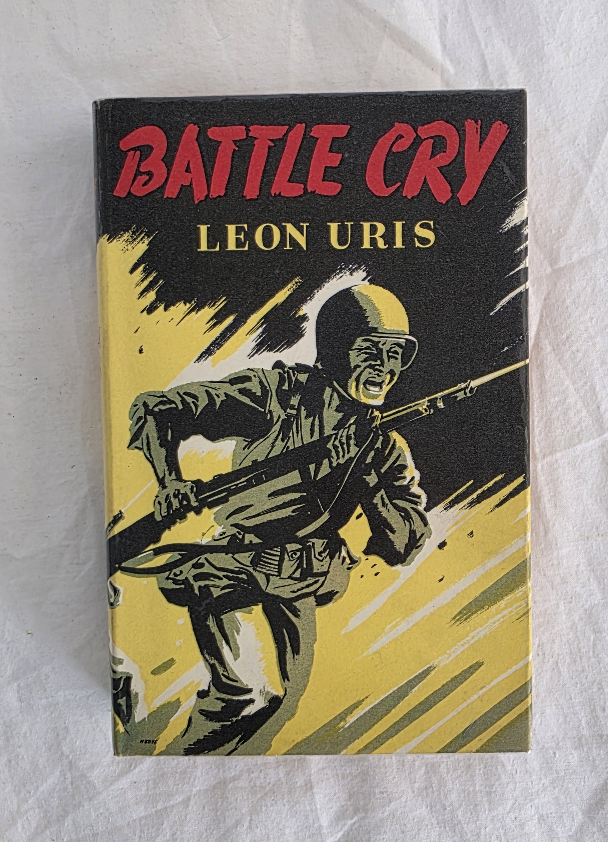 Book cover of 'Battle Cry' by Leon Uris with a soldier illustration on a yellow and black background.
