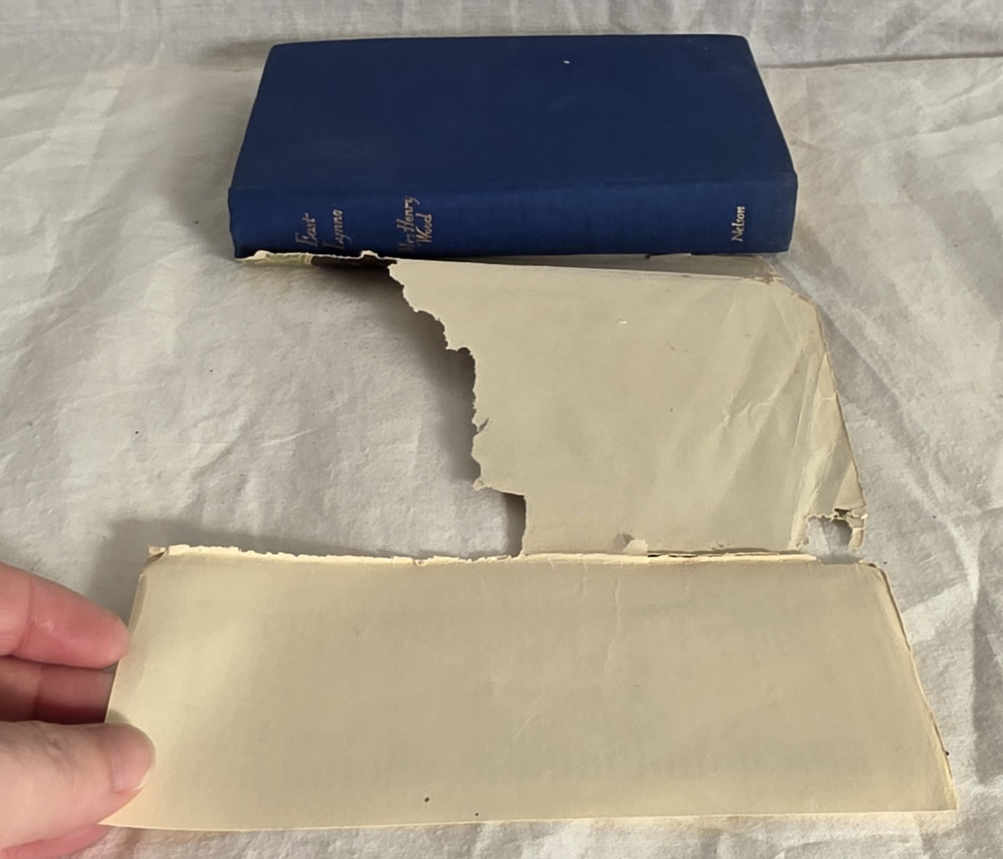 East Lynne by Mrs. Henry Wood