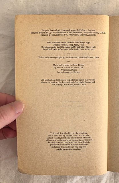 Hedda Gabler and Other Plays by Henrik Ibsen