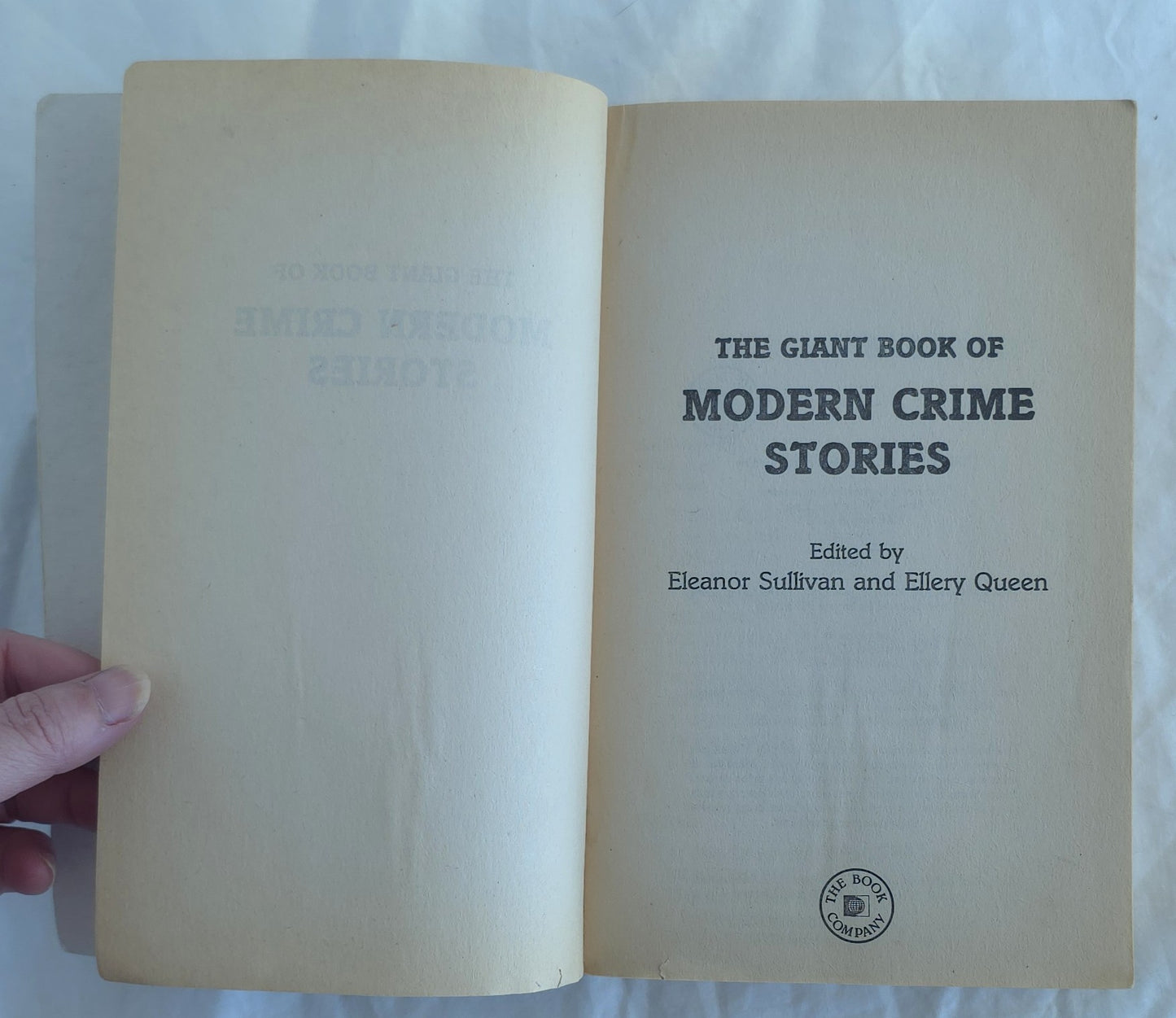 The Giant Book of Modern Crime Stories by Eleanor Sullivan and Ellery Queen
