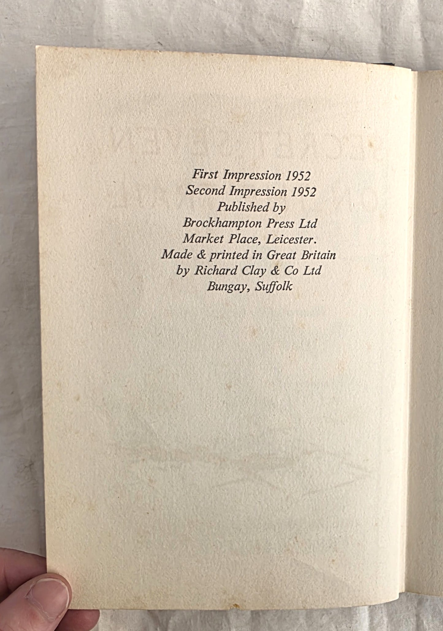 Secret Seven on the Trail by Enid Blyton