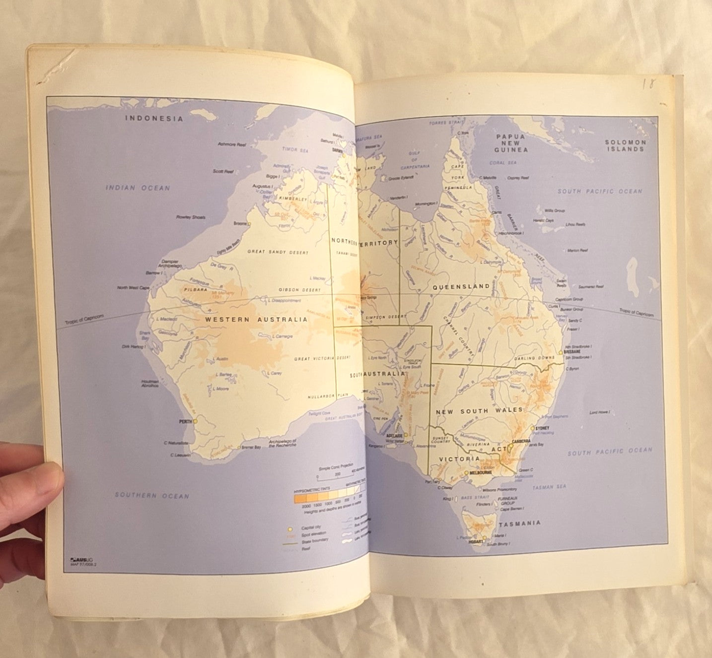 The Graham Pizzey and Frank Knight Field Guide to the Birds of Australia by Graham Pizzey