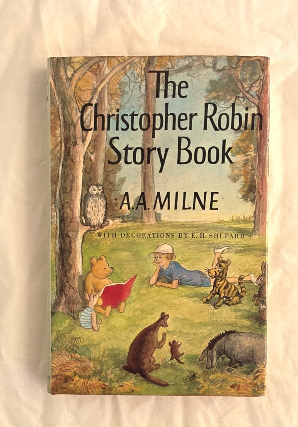 Book cover of 'The Christopher Robin Story Book' by A.A.