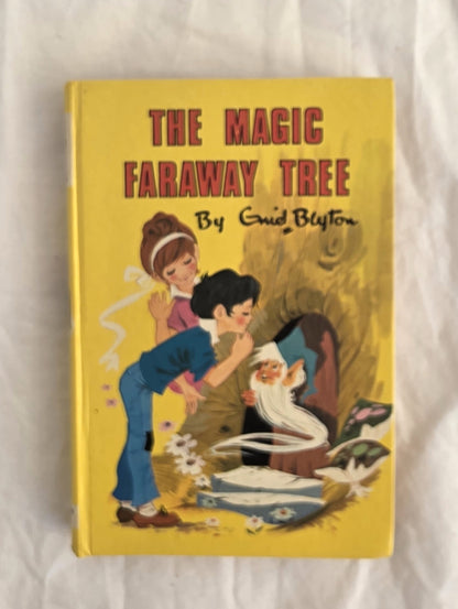 Book cover of 'The Magic Faraway Tree' by Enid Blyton on a white background