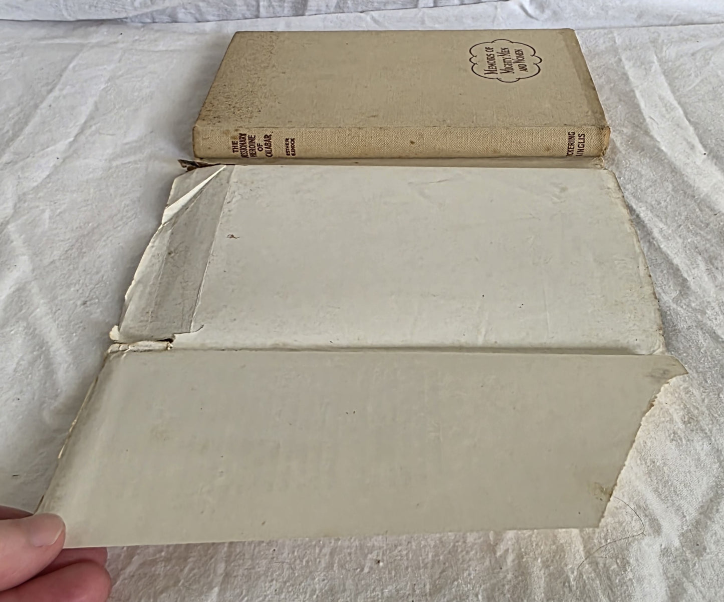 The Missionary Heroine of Calabar by Esther E. Enock