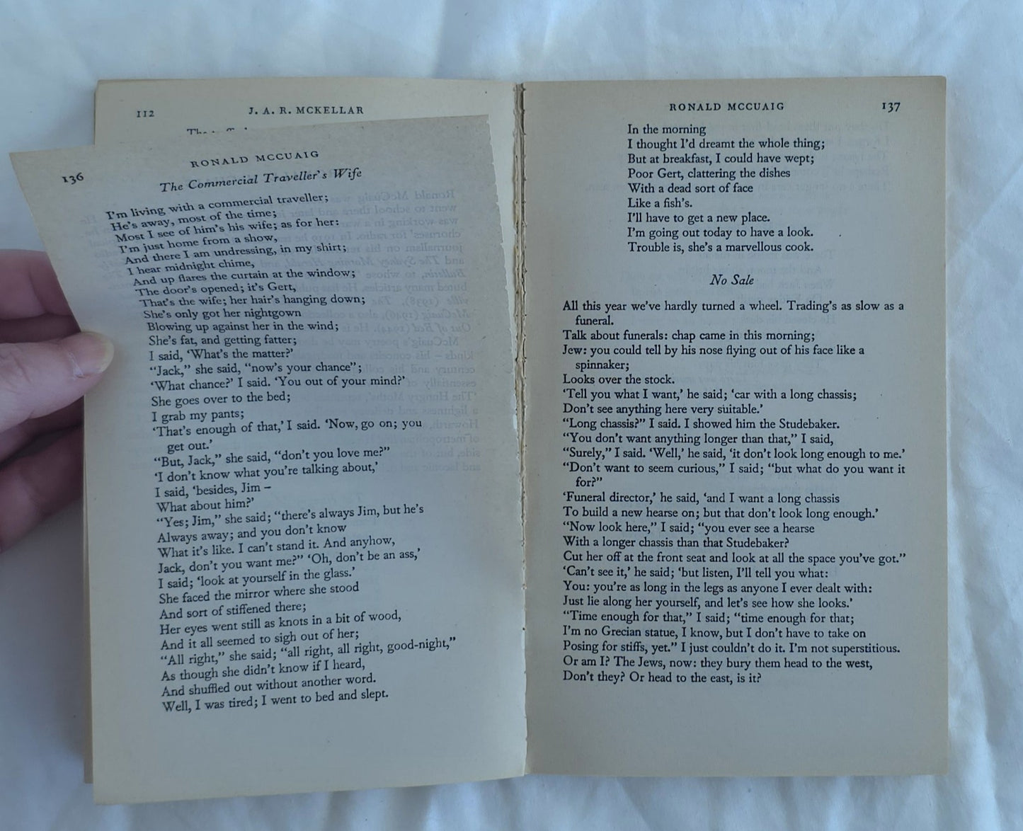 The Penguin Book of Modern Australian Verse by R. G. Howarth, Kenneth Slessor, and John Thompson