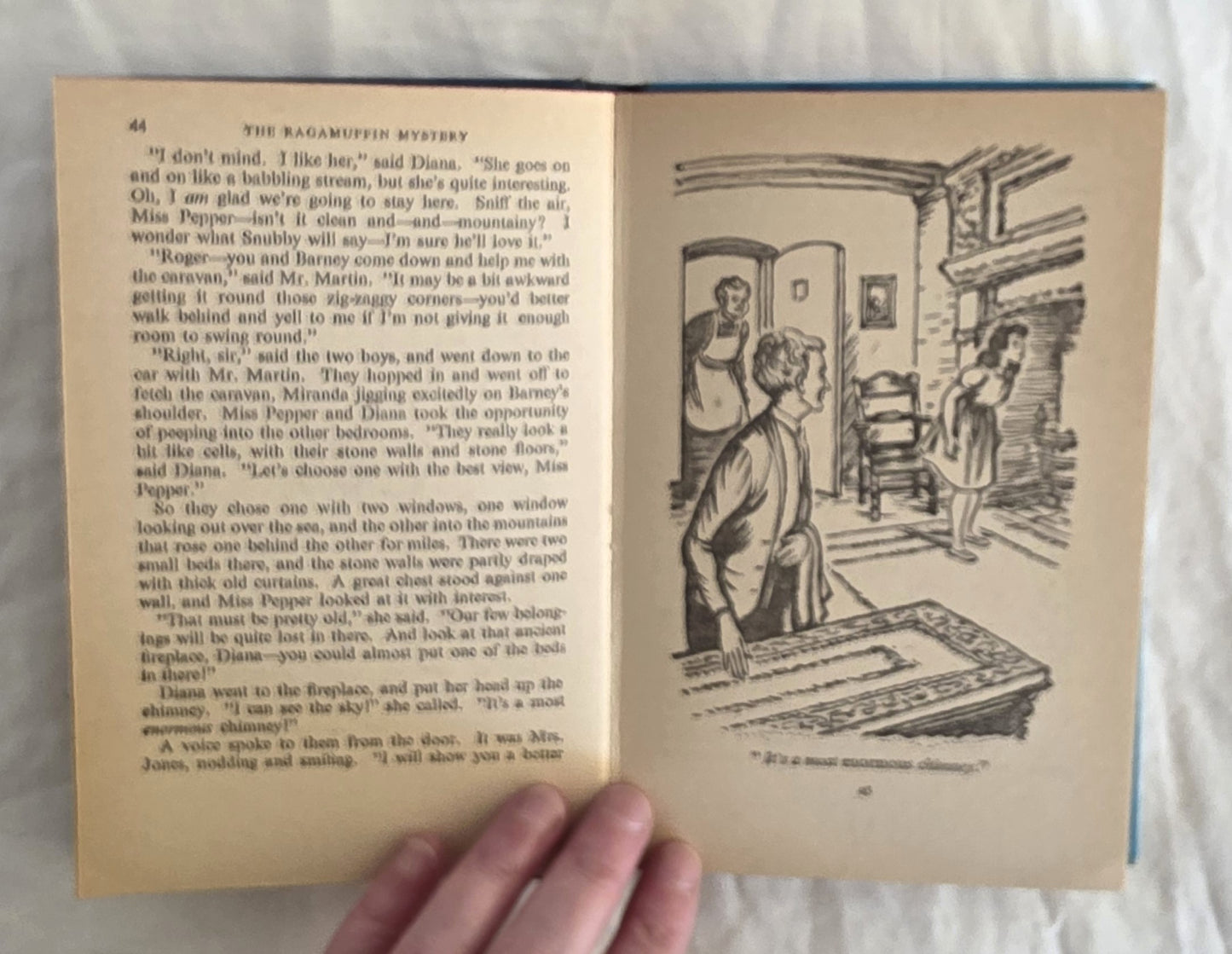 The Ragamuffin Mystery by Enid Blyton