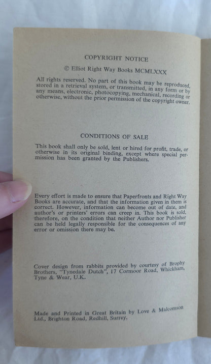The Right Way to Keep Rabbits by Roy Robinson