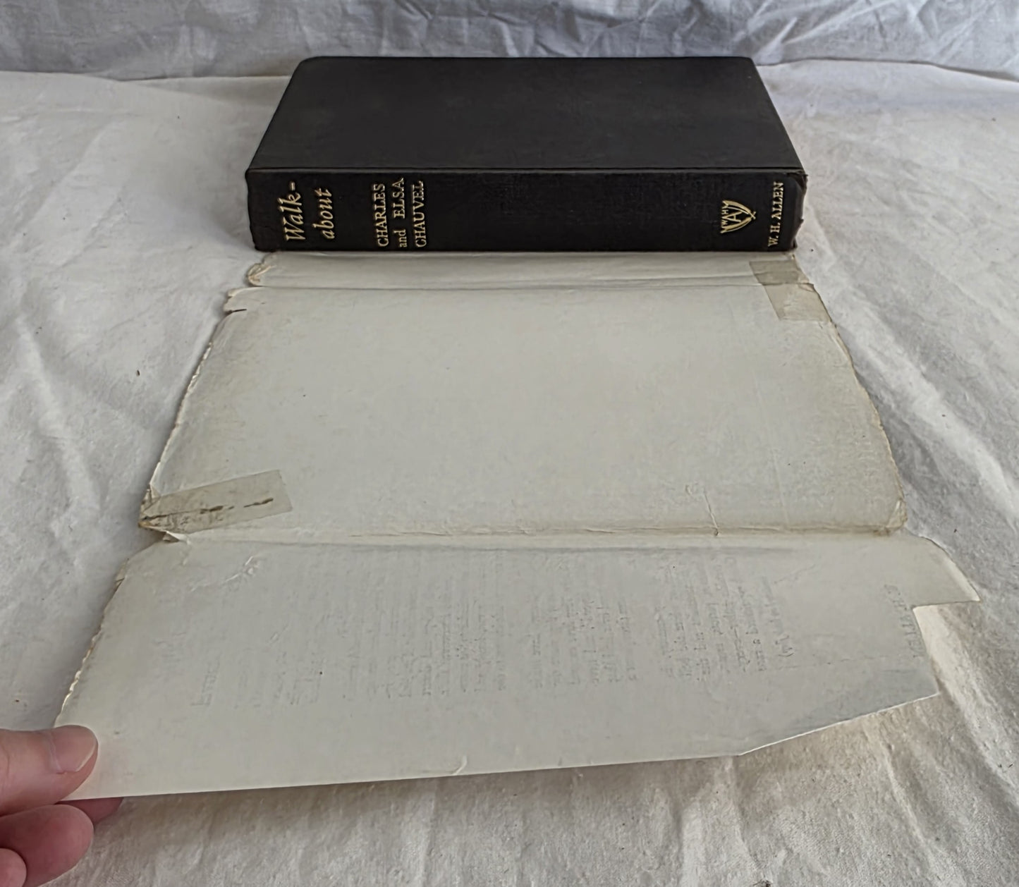 Walkabout by Charles & Elsa Chauvel