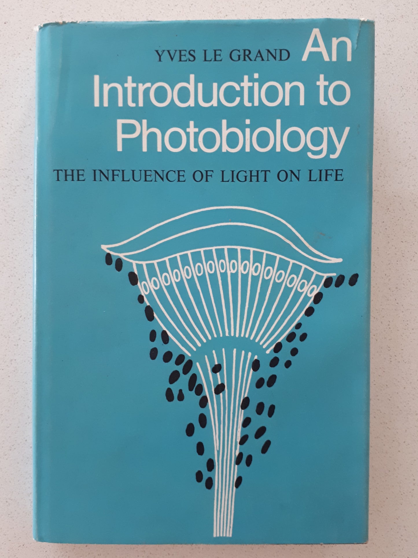 An Introduction to Photobiology by Yves Le Grand