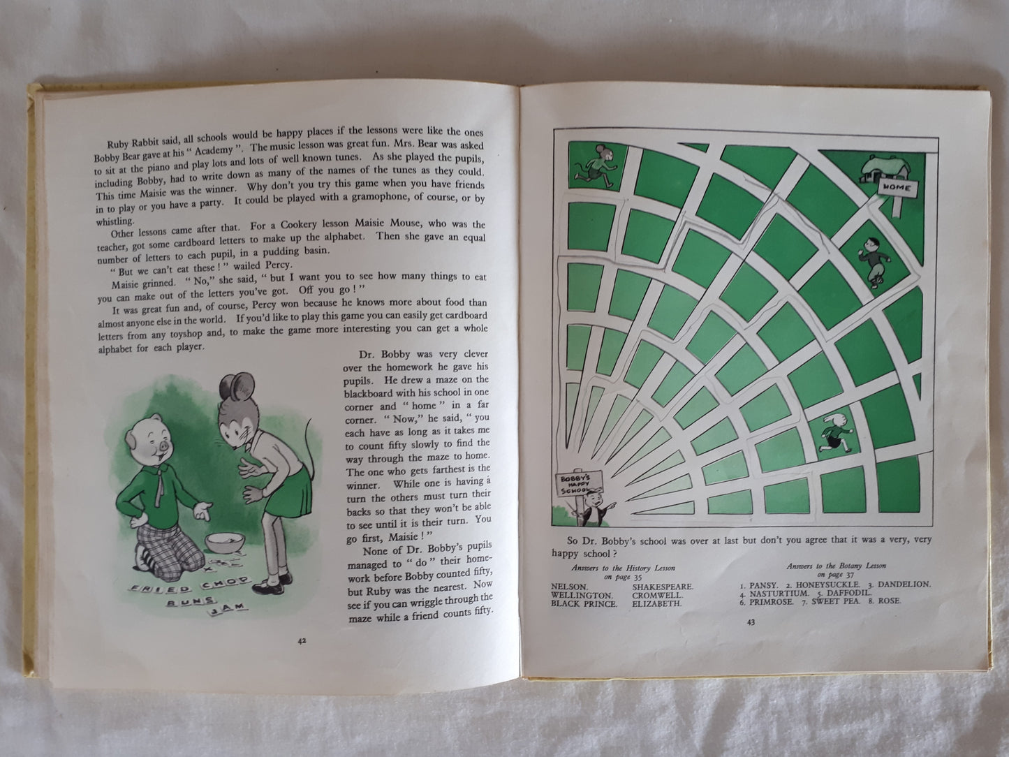 Bobby Bear's Annual by Arthur Groom, Madeleine Collier and Leslie Ellis