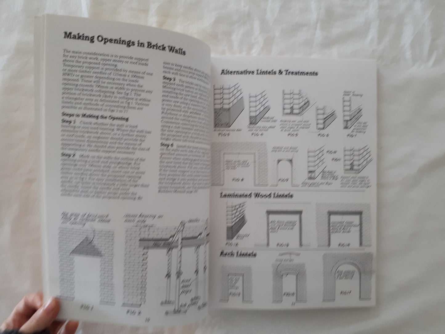 The Australian Renovator's Manual by Allan Staines