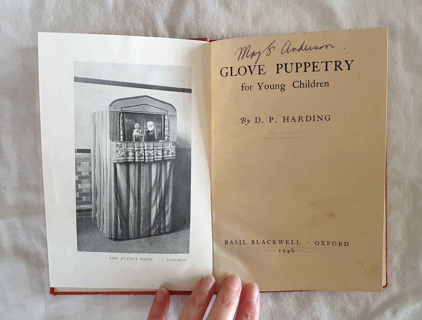 Glove Puppetry for Young Children by D. P. Harding