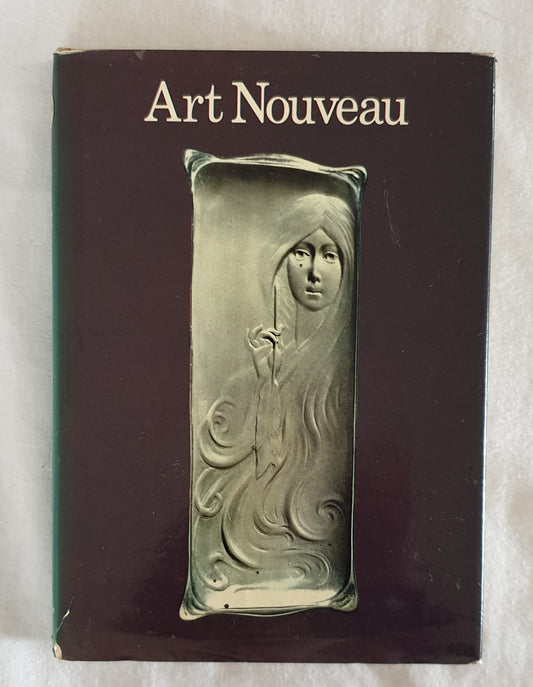 Art Nouveau by Renato Barilli