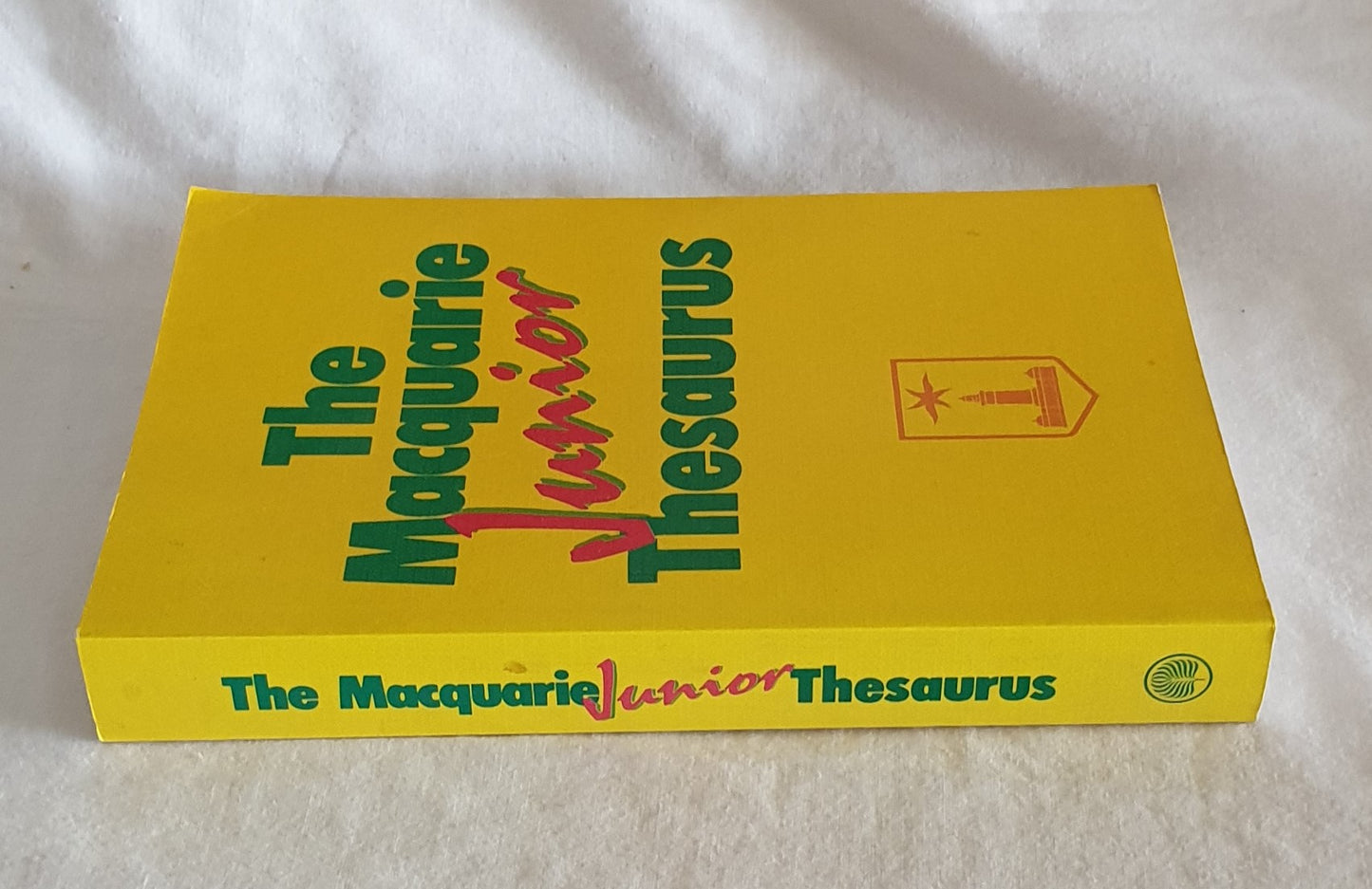 The Macquarie Junior Thesaurus by Linsay Knight