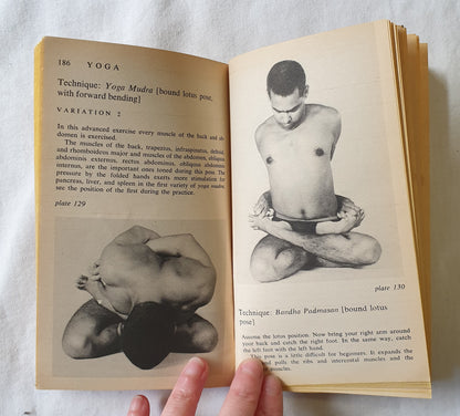 The Complete Illustrated Book of Yoga by Swami Vishnudevananda