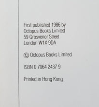 Load image into Gallery viewer, The Encyclopedia of World Wildlife by Mark Carwardine