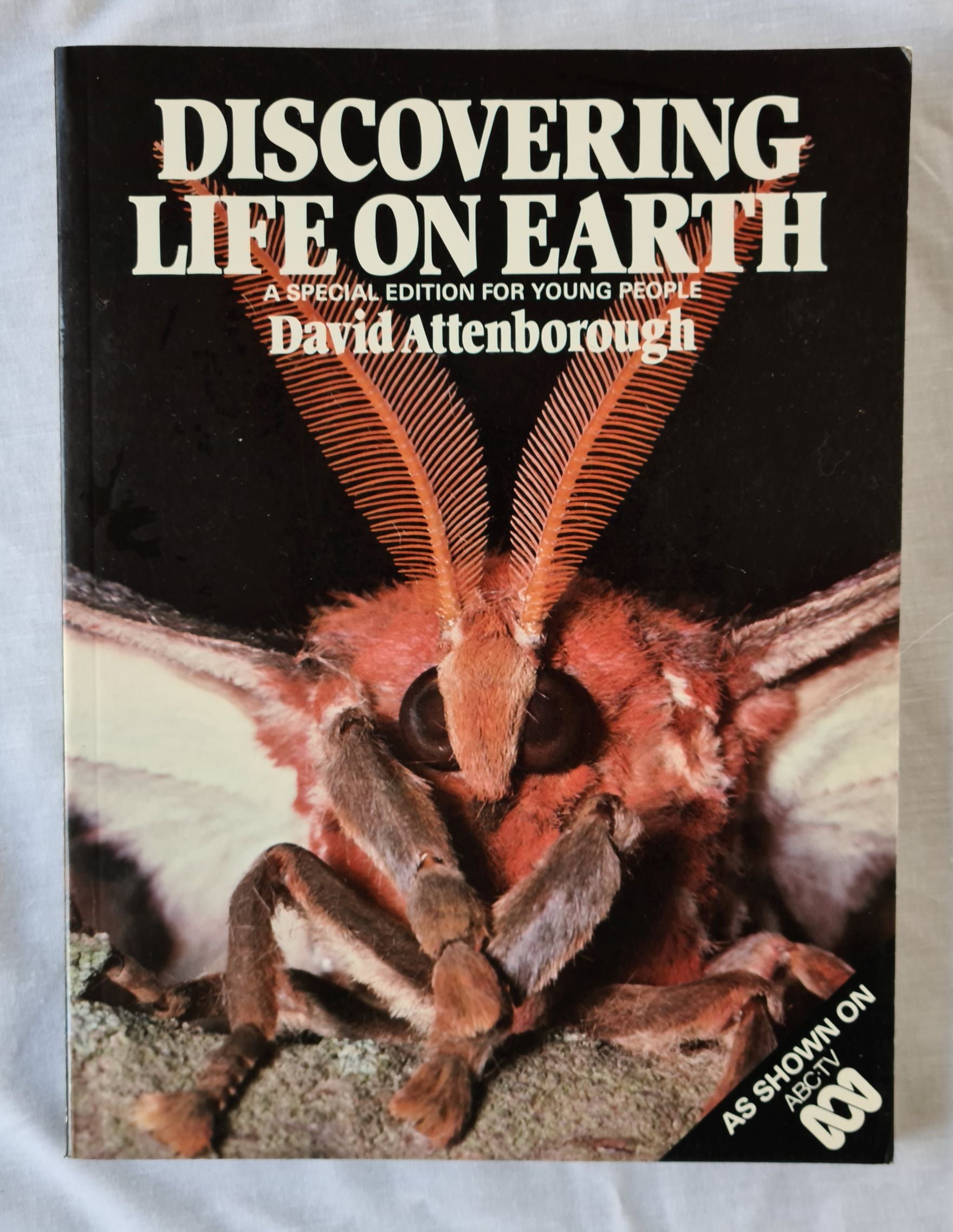 Discovering Life on Earth by David Attenborough