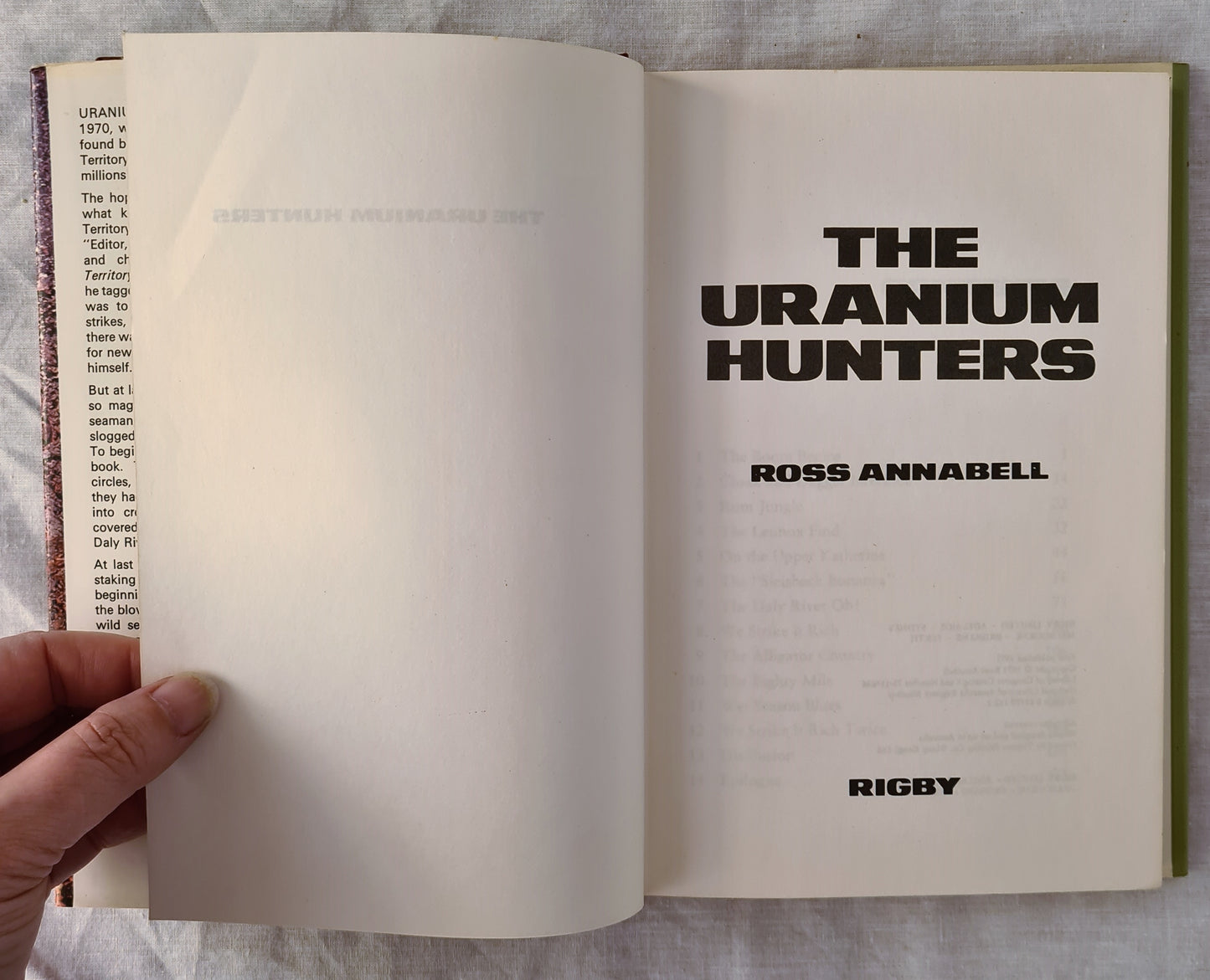 The Uranium Hunters by Ross Annabell