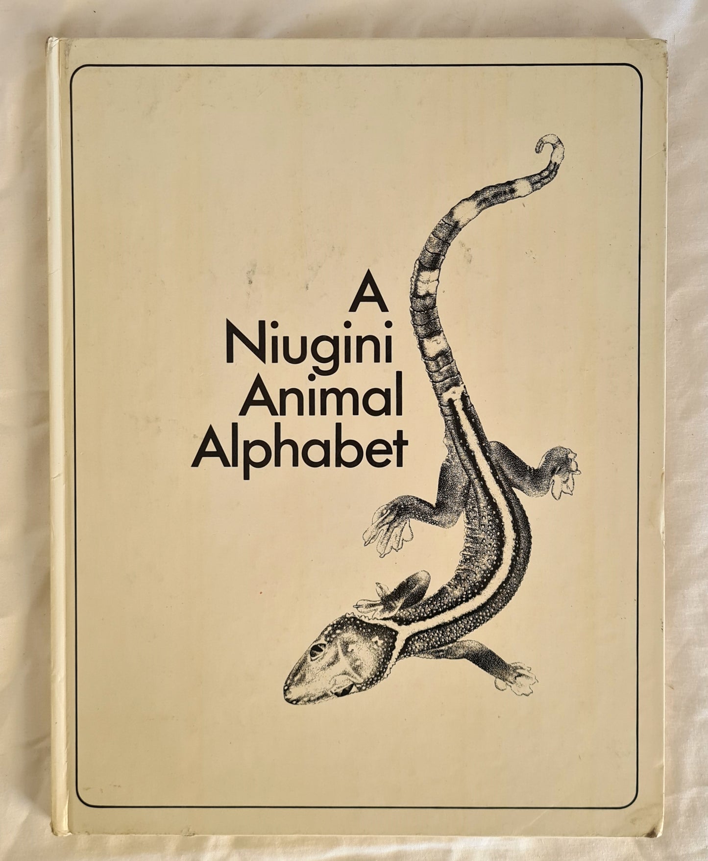 A Niugini Animal Alphabet  by Eric Lindgren  Illustrations by Vali Herzer