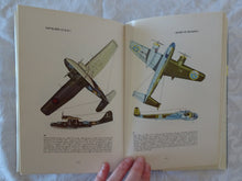 Load image into Gallery viewer, Fighters And Bombers of World War II by Kenneth Munson