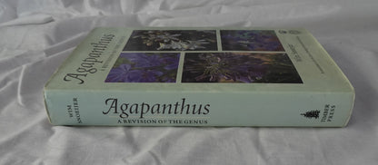 Agapanthus by Wim Snoeijer