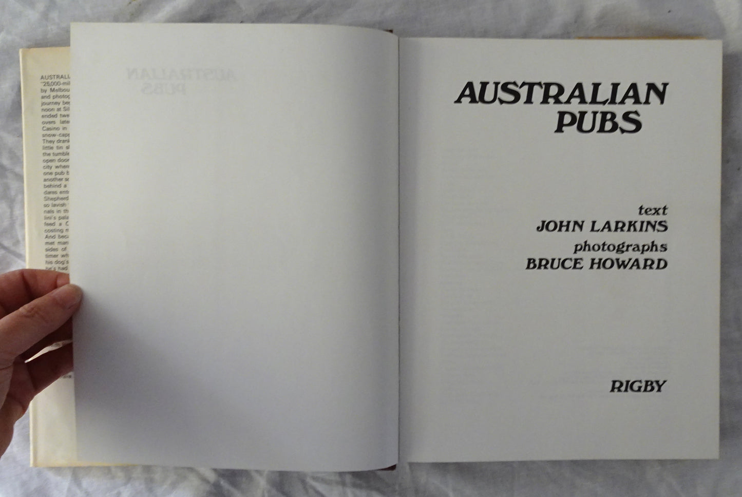 Australian Pubs by John Larkins